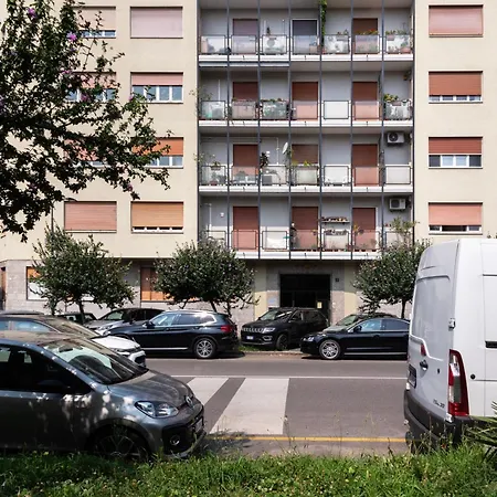 Youhosty - Boni 2 Apartment *